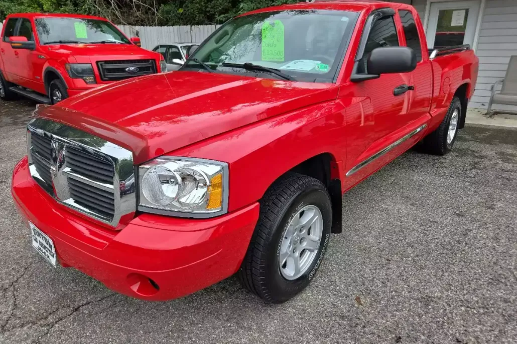 2005 Dodge Dakota Club Cab SLT photo 1