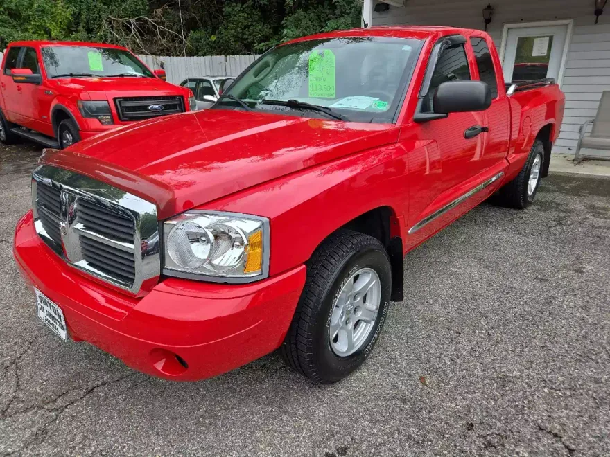 2005 Dodge Dakota Club Cab SLT photo 1