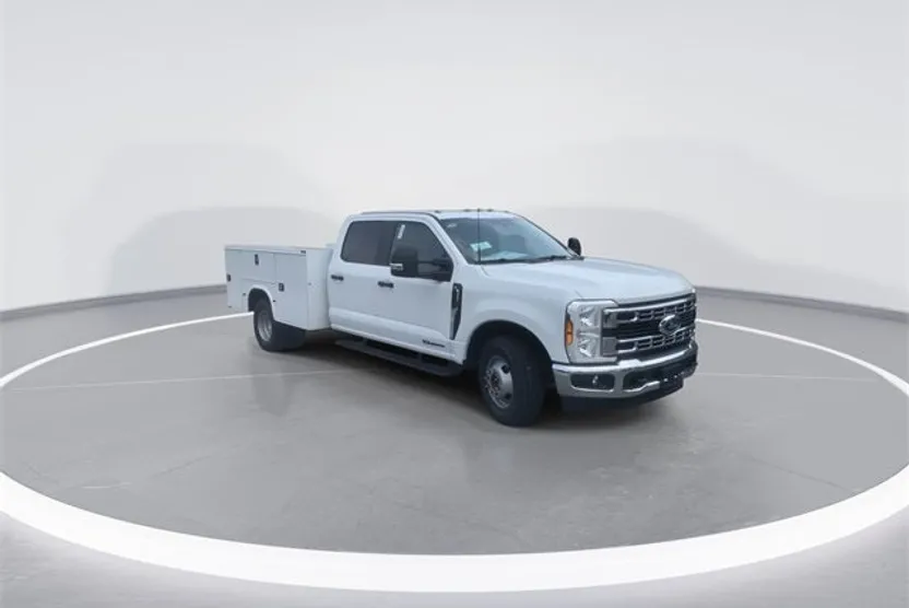 2024 Ford F-350 photo 1