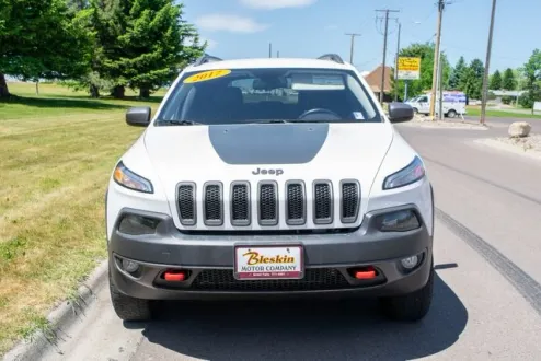2017 Jeep Cherokee Trailhawk photo 2