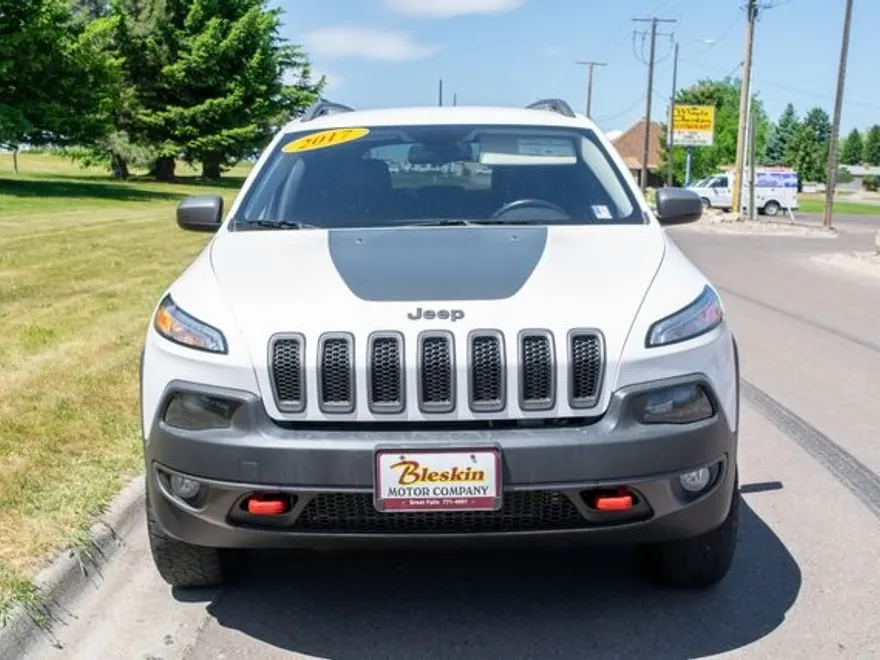 2017 Jeep Cherokee Trailhawk photo 2
