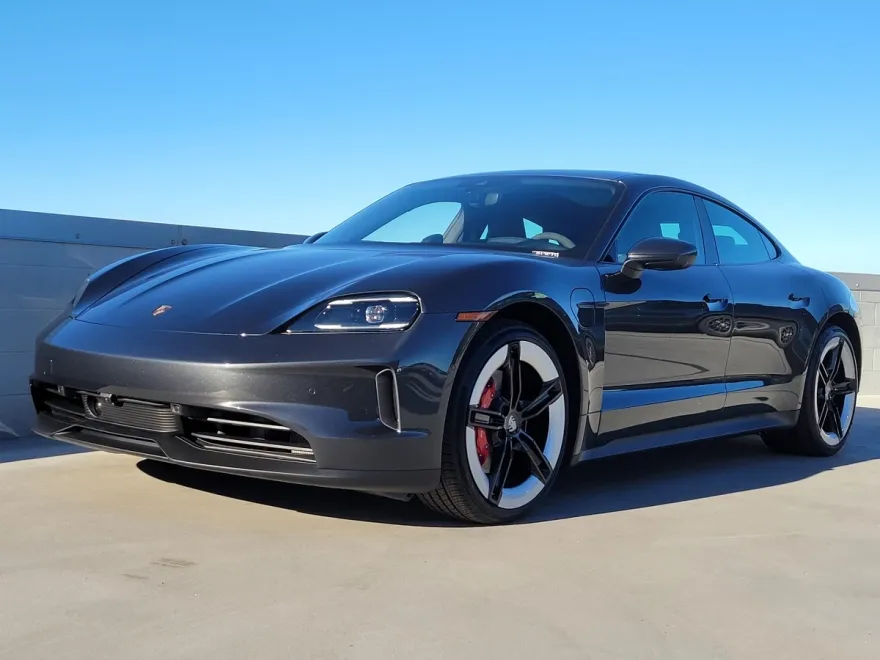 2025 Porsche Taycan 4S photo 1