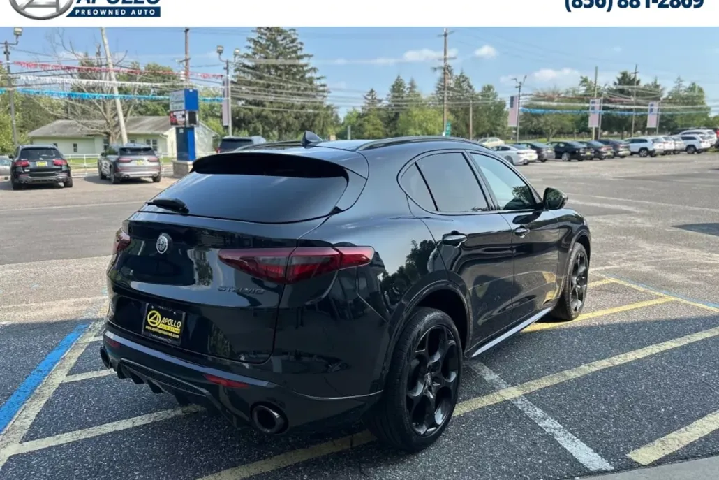 2023 Alfa Romeo Stelvio Ti photo 1