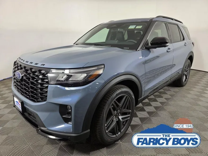 2025 Ford Explorer ST-Line photo 1