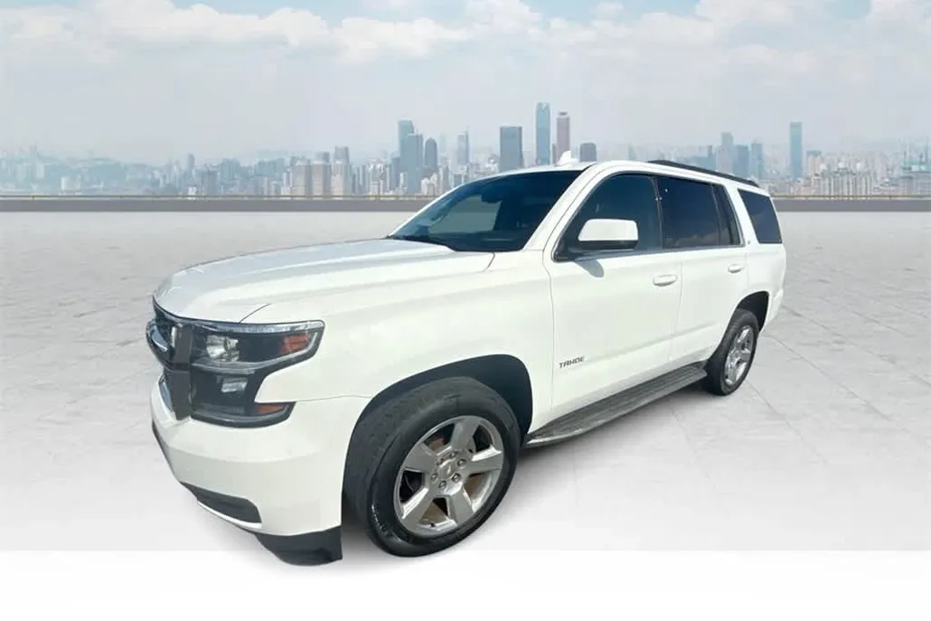 2018 Chevrolet Tahoe LT photo 1