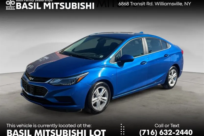 2017 Chevrolet Cruze LT photo 1