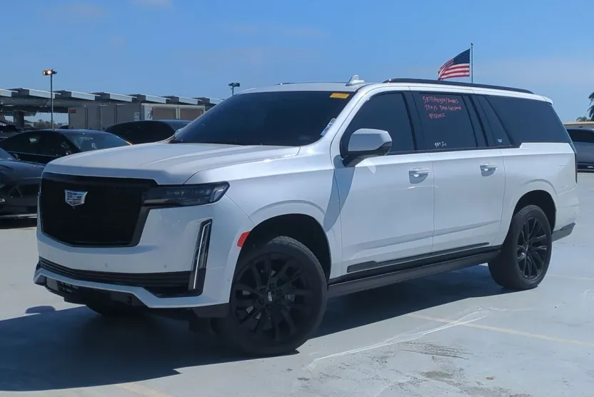 2023 Cadillac Escalade ESV Sport Platinum photo 1
