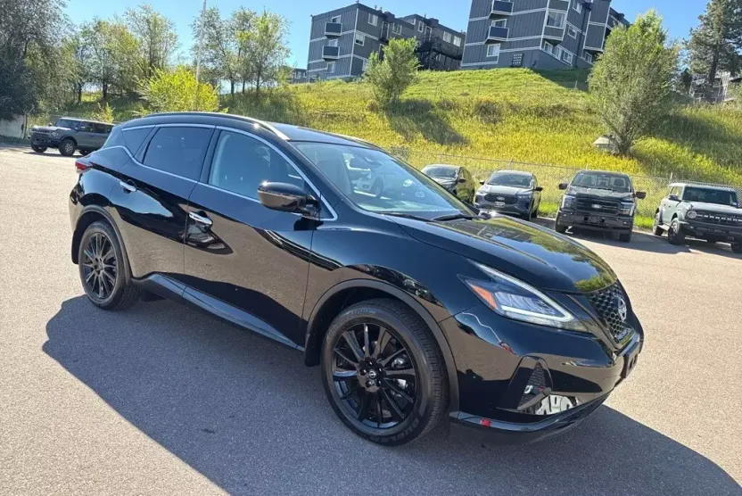 2023 Nissan Murano SV photo 1