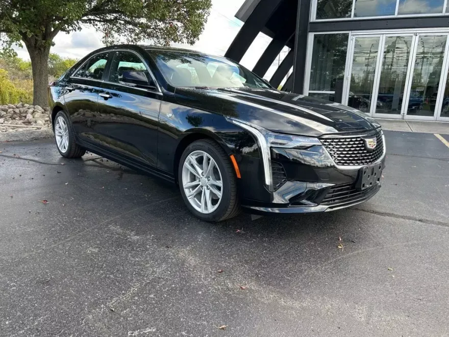 2024 Cadillac CT4 Luxury photo 1