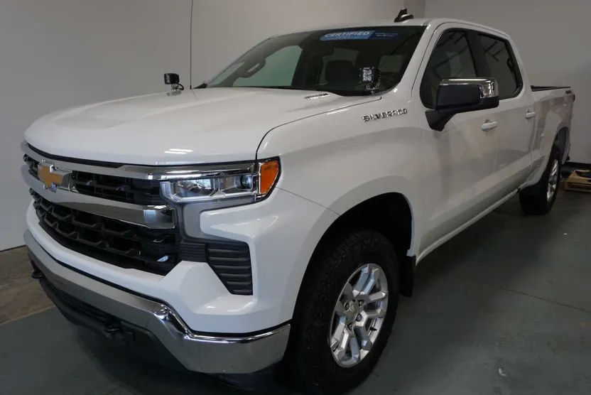 2025 Chevrolet Silverado 1500 LT photo 1