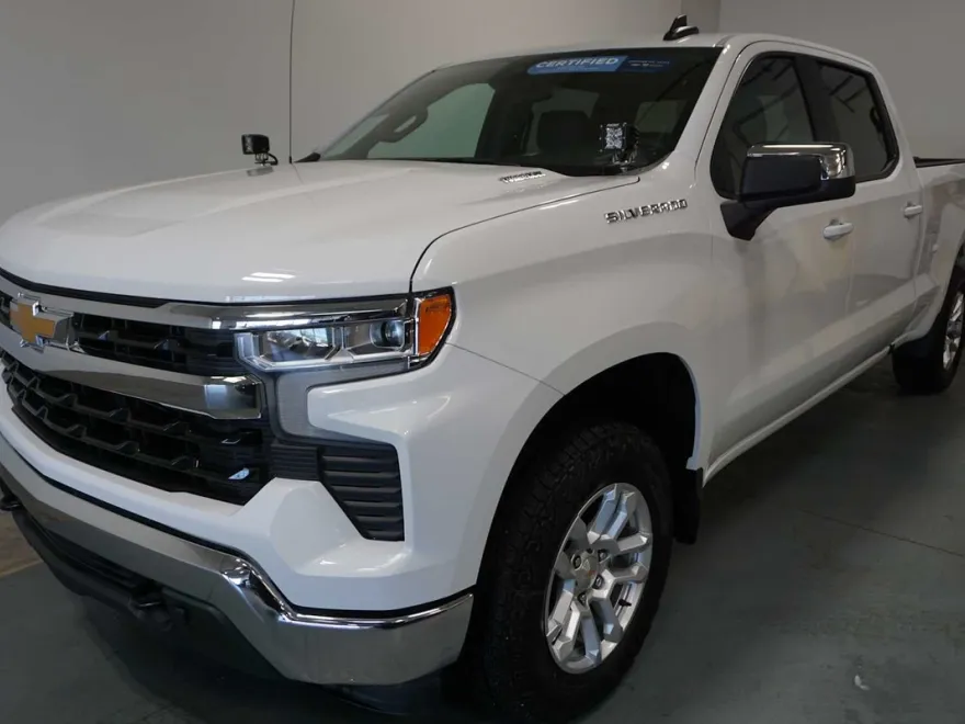 2025 Chevrolet Silverado 1500 LT photo 1