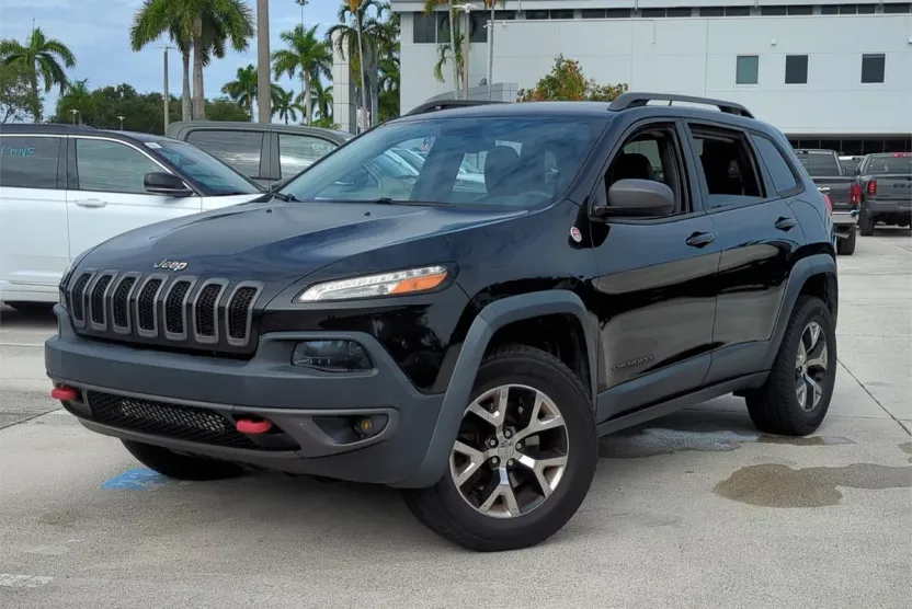 2015 Jeep Cherokee Trailhawk Sport photo 1