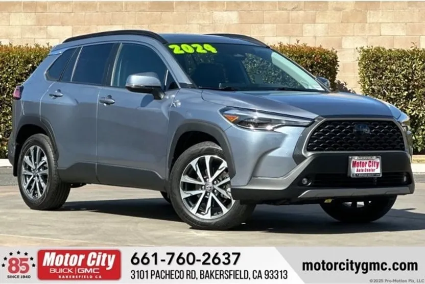 2024 Toyota Corolla Cross XLE photo 1
