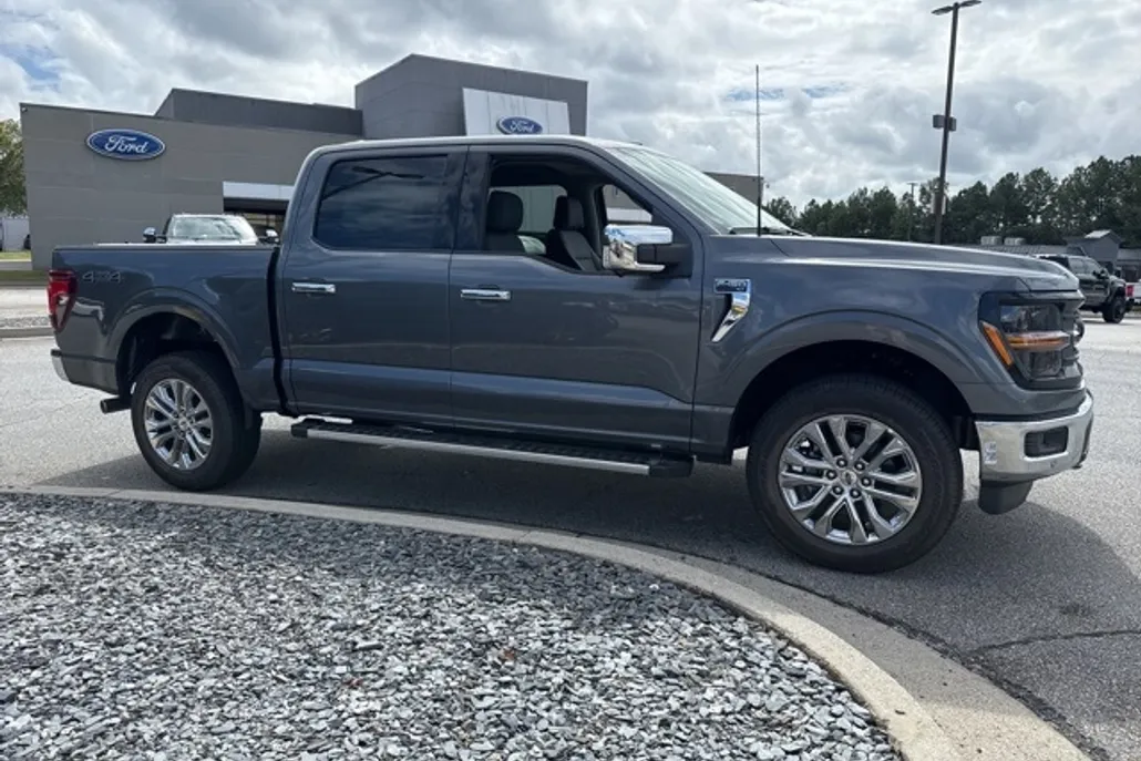 2025 Ford F-150 XLT photo 1
