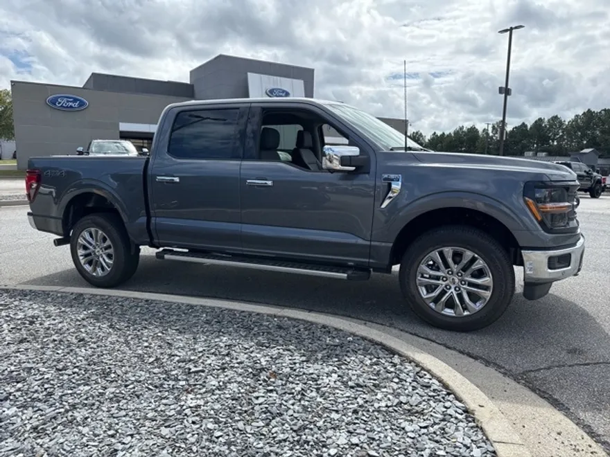 2025 Ford F-150 XLT photo 1