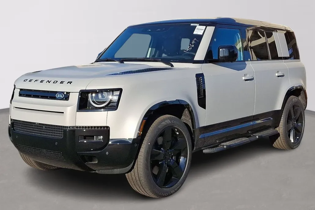 2026 Land Rover Defender 110 X-Dynamic SE photo 1