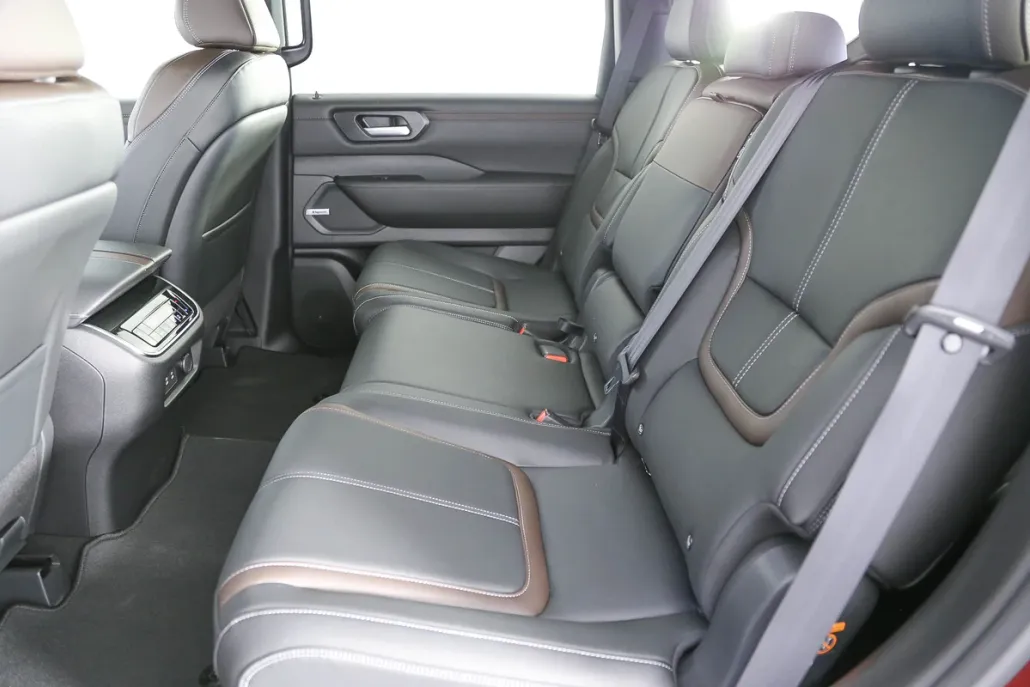 2025 Nissan Armada SL photo 1