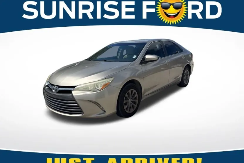 2015 Toyota Camry photo 1