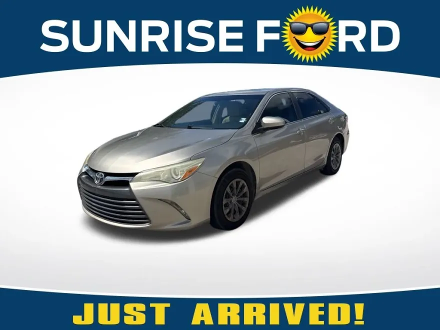 2015 Toyota Camry photo 1
