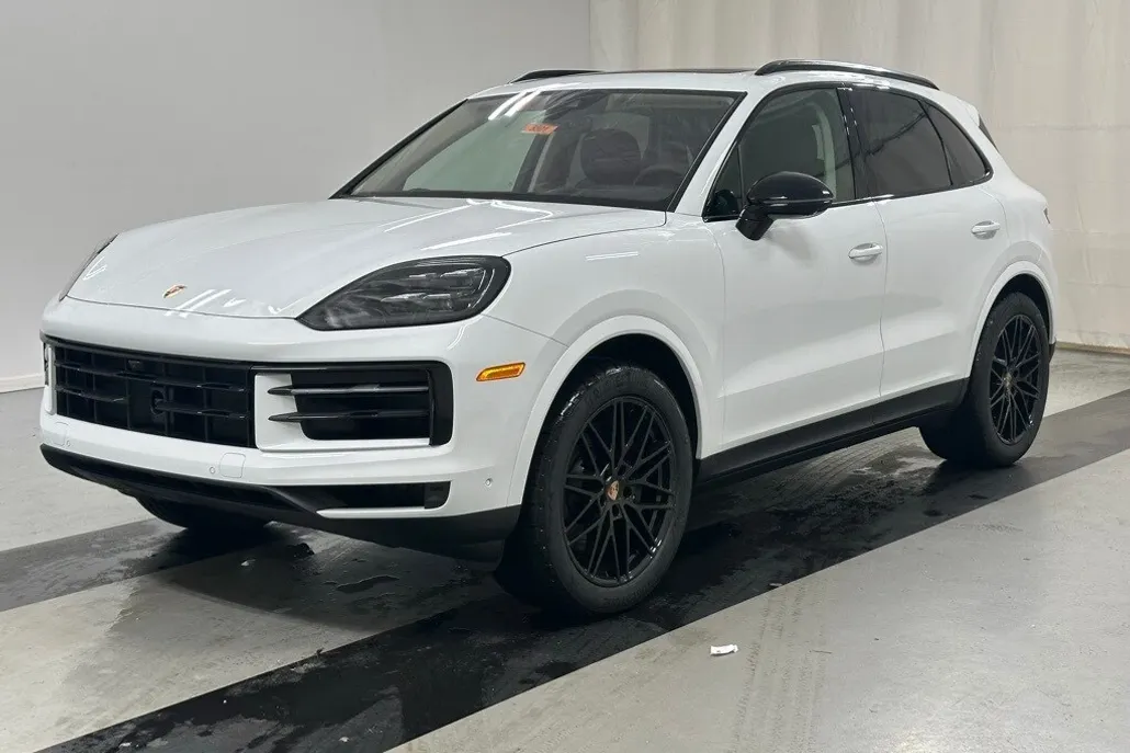 2025 Porsche Cayenne photo 1