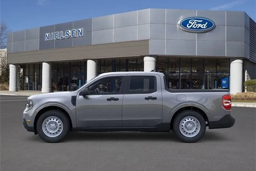 2025 Ford Maverick XL photo 1