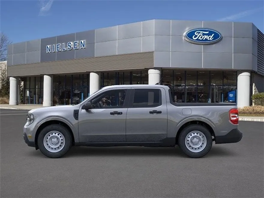 2025 Ford Maverick XL photo 1