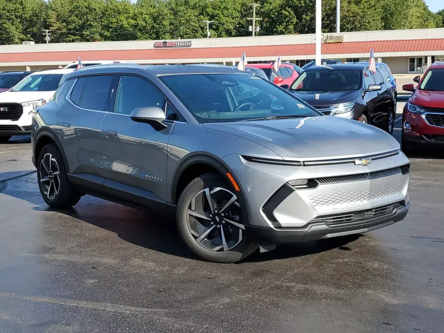 2026 Chevrolet Equinox EV 1LT photo 1
