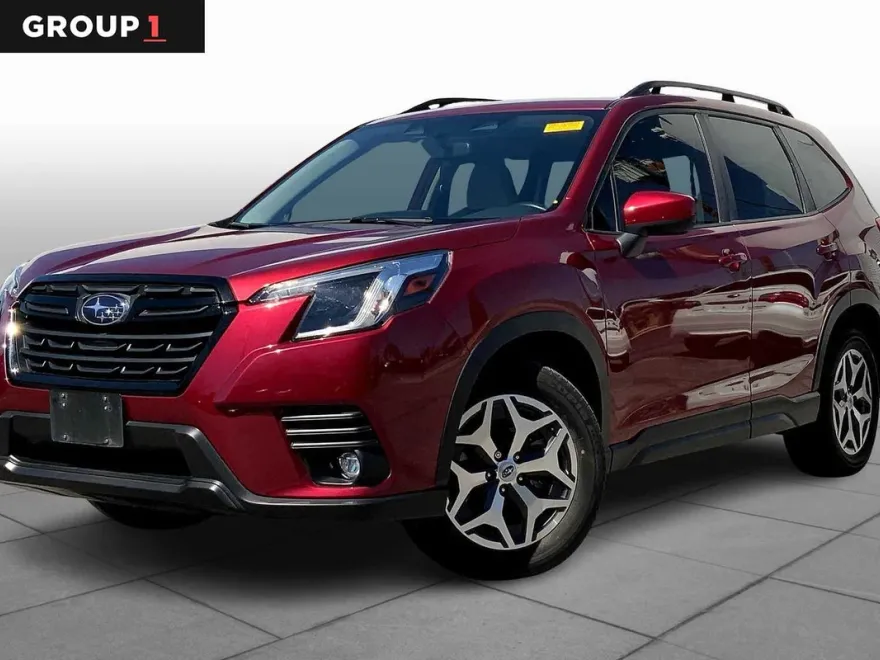2024 Subaru Forester Premium photo 1