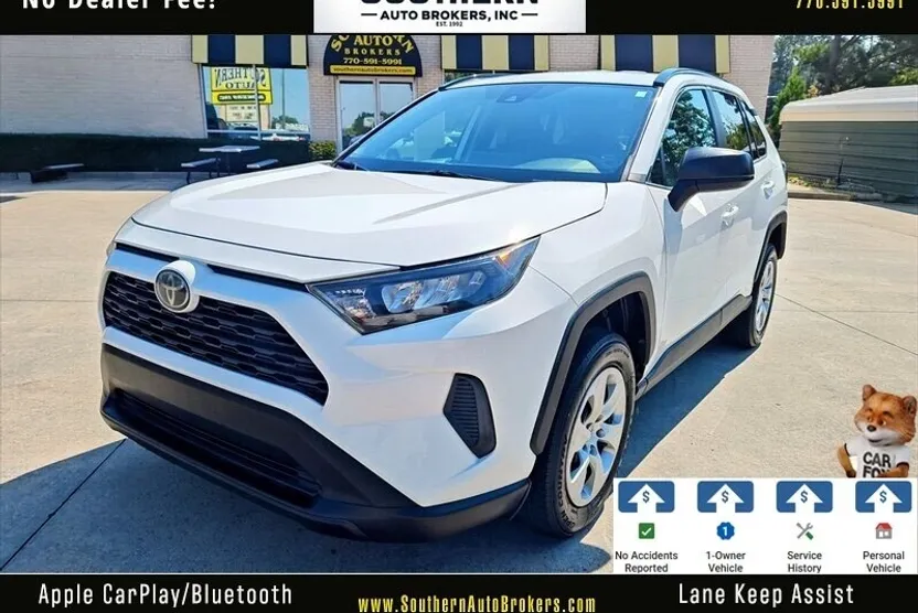 2019 Toyota RAV4 LE photo 1