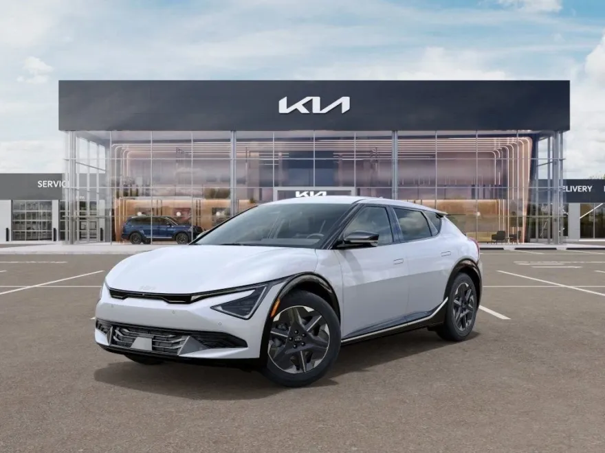 2025 Kia EV6 Light photo 1