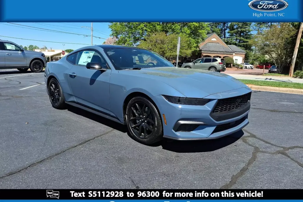 2025 Ford Mustang EcoBoost photo 1