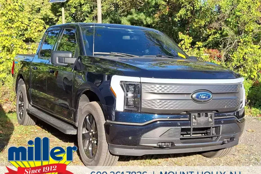 2023 Ford F-150 Lightning XLT photo 1