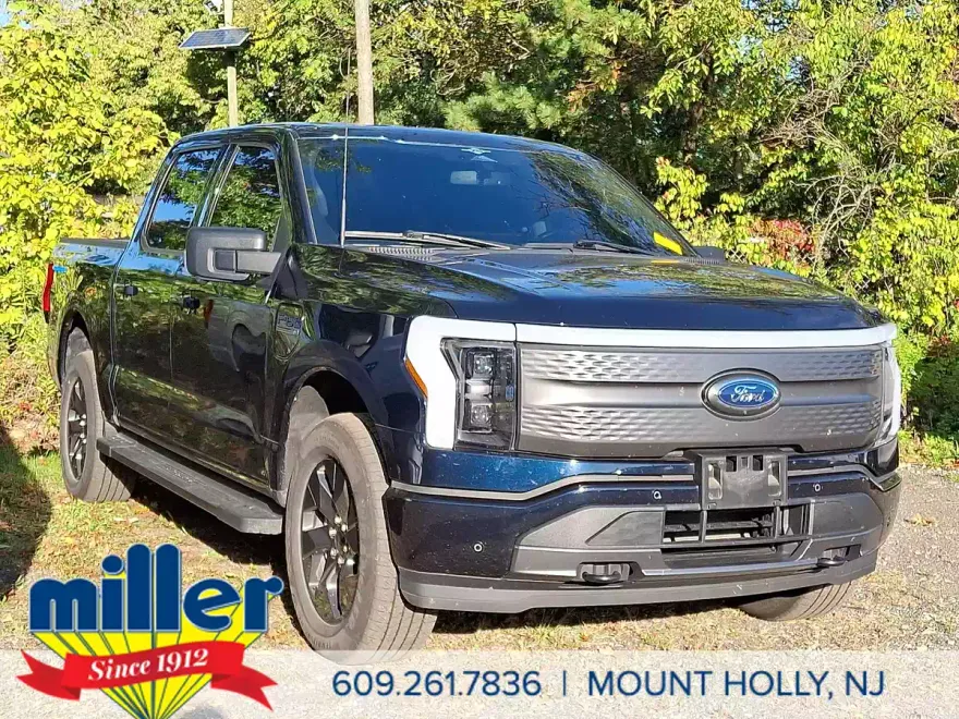 2023 Ford F-150 Lightning XLT photo 1