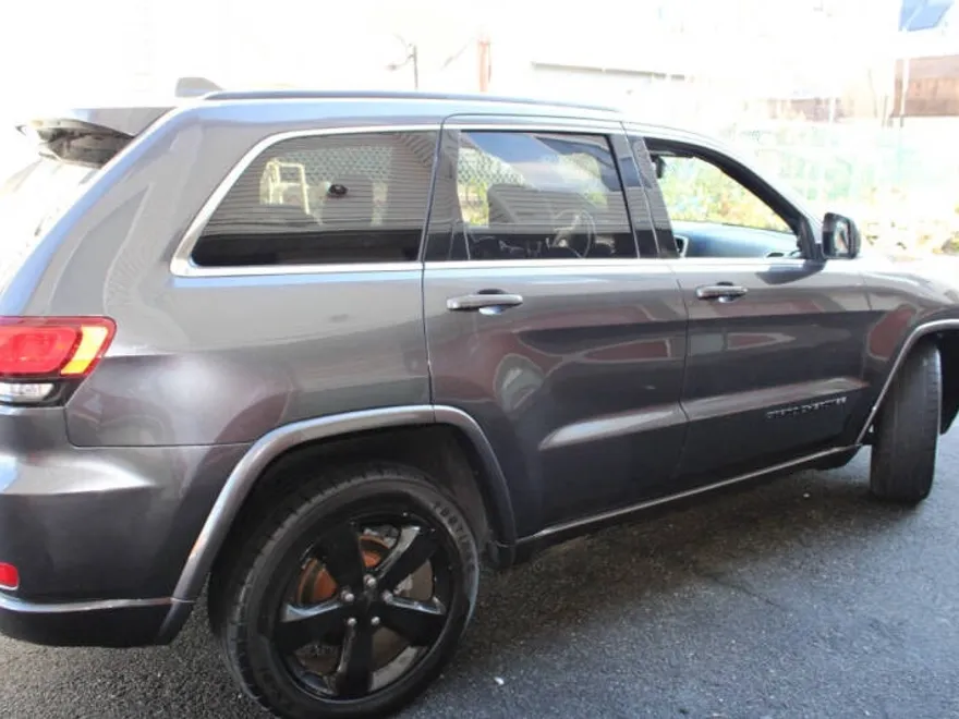 2015 Jeep Grand Cherokee Altitude photo 1