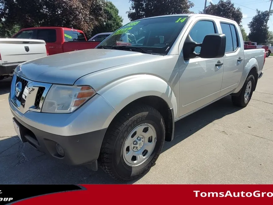 2014 Nissan Frontier S photo 1