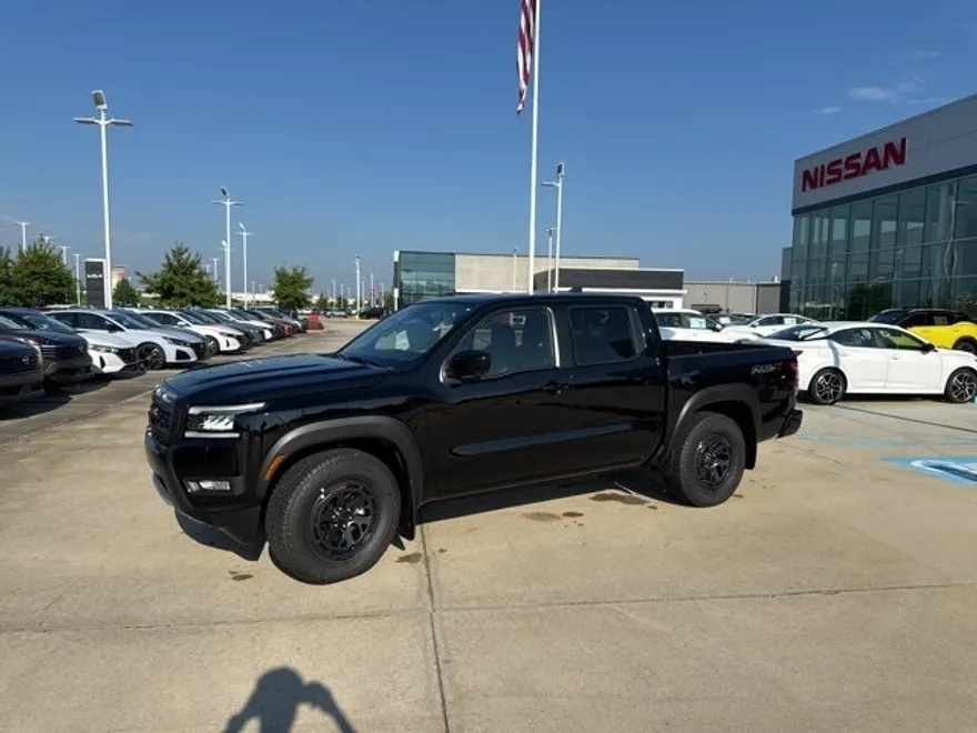 2026 Nissan Frontier Crew Cab PRO-X photo 1