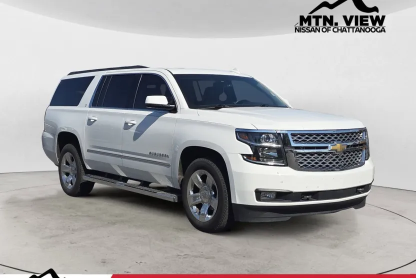 2016 Chevrolet Suburban LT photo 1