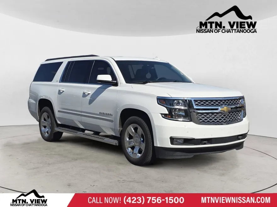 2016 Chevrolet Suburban LT photo 1