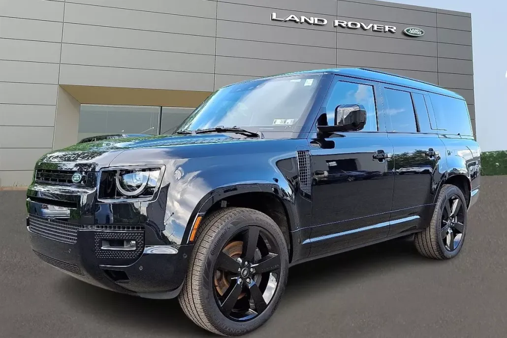 2025 Land Rover Defender X-Dynamic SE photo 1