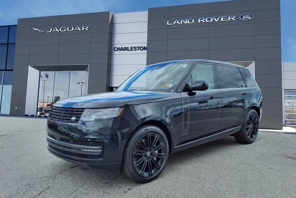 2025 Land Rover Range Rover SE photo 1