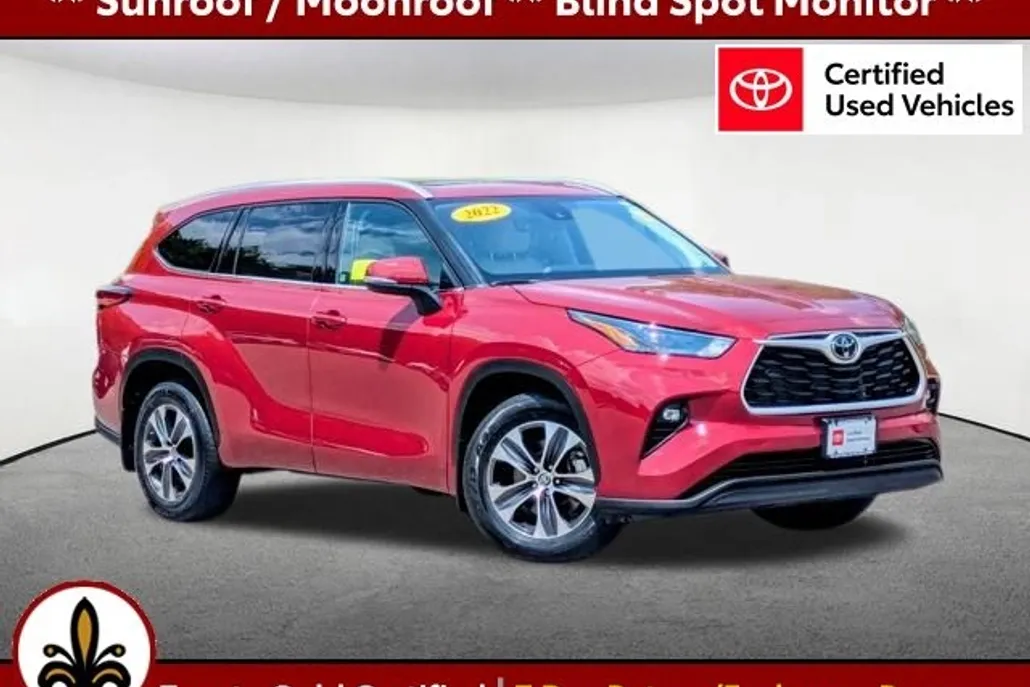 2022 Toyota Highlander XLE photo 1