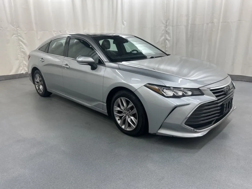 2021 Toyota Avalon XLE photo 1