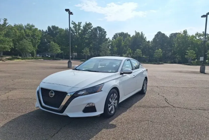 2022 Nissan Altima 2.5 S photo 1