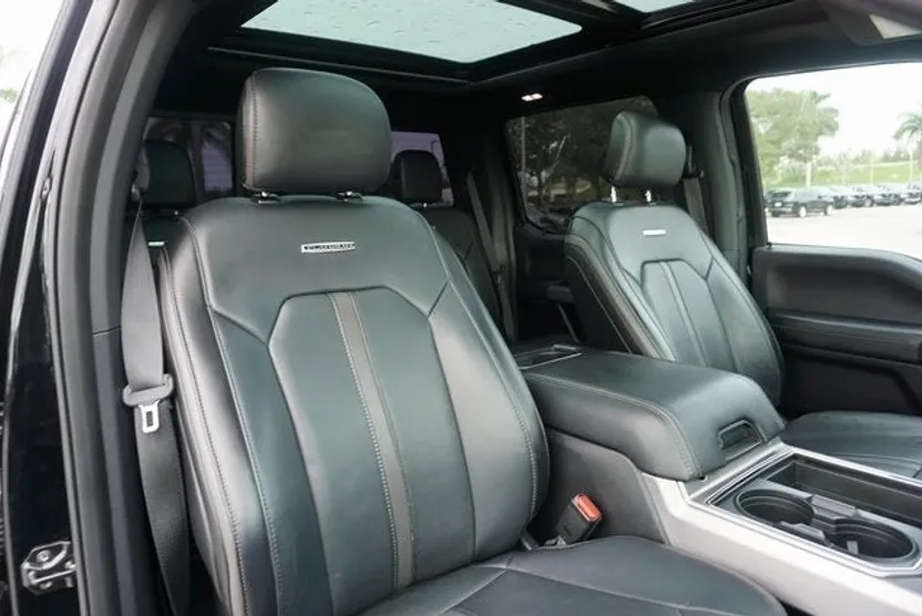 2017 Ford F-250 Platinum photo 1