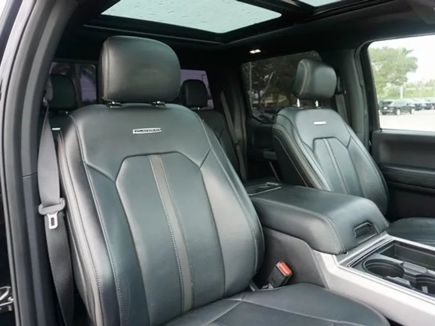 2017 Ford F-250 Platinum photo 1