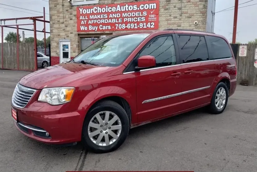 2015 Chrysler Town & Country Touring photo 1
