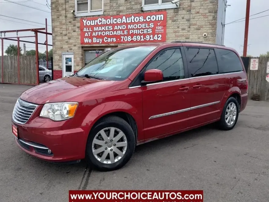 2015 Chrysler Town & Country Touring photo 1