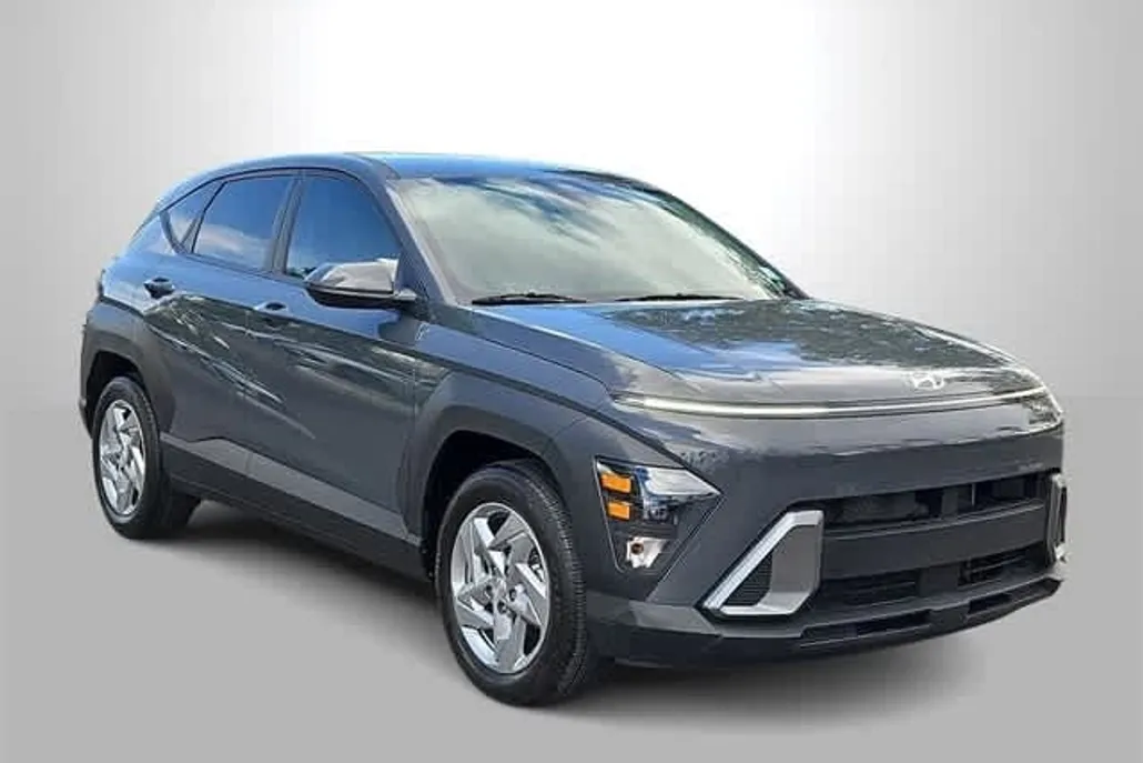 2025 Hyundai Kona SE photo 1