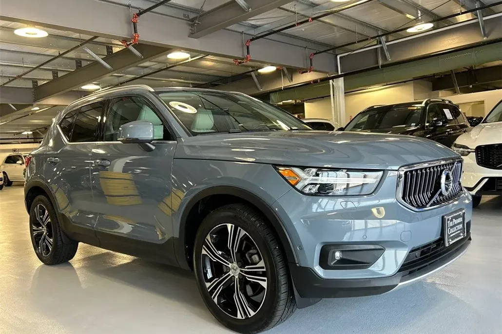 2021 Volvo XC40 T5 Inscription photo 1