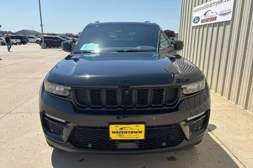 2025 Jeep Grand Cherokee Limited photo 1
